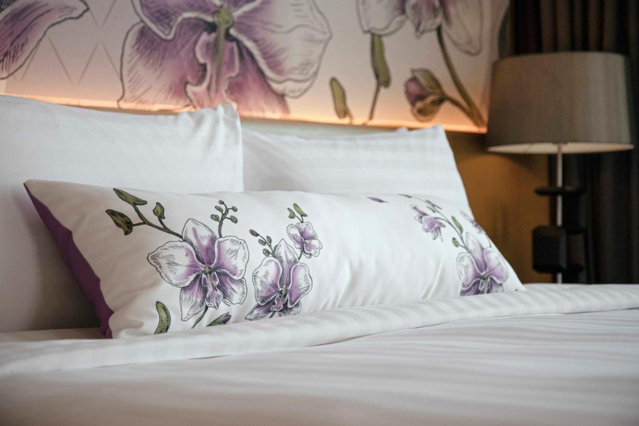 Sivatel Bangkok Hotel Kültér fotó A pillow