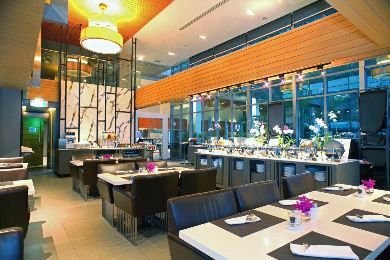 Sivatel Bangkok Hotel Kültér fotó The interior of the restaurant